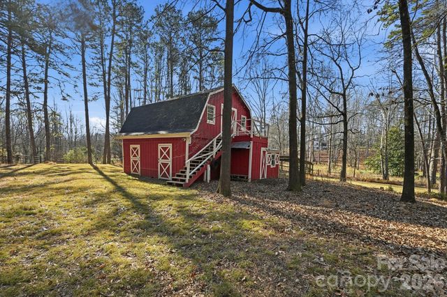 1916 Davis Road, Davidson, NC 28036