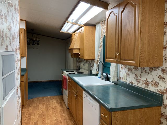 32700 Se LEEWOOD Ln 29A, Boring, OR 97009