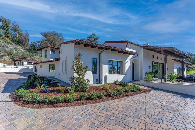 5758 Las Palomas, Rancho Santa Fe, CA 92067