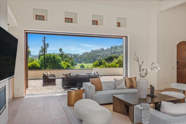 5758 Las Palomas, Rancho Santa Fe, CA 92067
