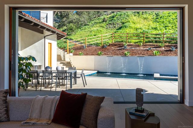 5758 Las Palomas, Rancho Santa Fe, CA 92067