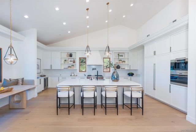 5758 Las Palomas, Rancho Santa Fe, CA 92067