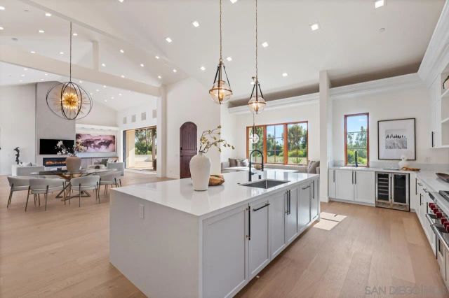 5758 Las Palomas, Rancho Santa Fe, CA 92067