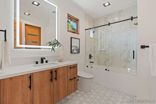 5758 Las Palomas, Rancho Santa Fe, CA 92067