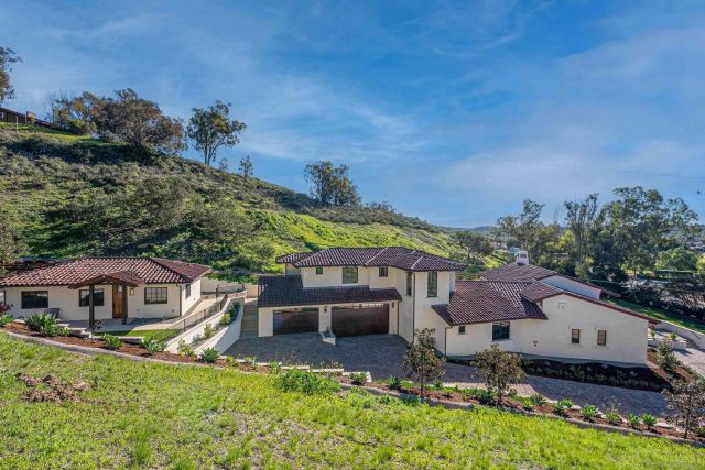 5758 Las Palomas, Rancho Santa Fe, CA 92067