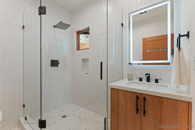 5758 Las Palomas, Rancho Santa Fe, CA 92067