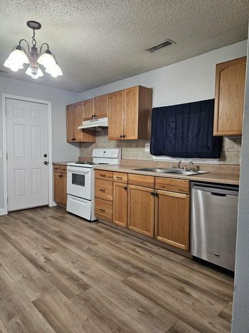 2219 S Tyler Avenue, Joplin, MO 64804