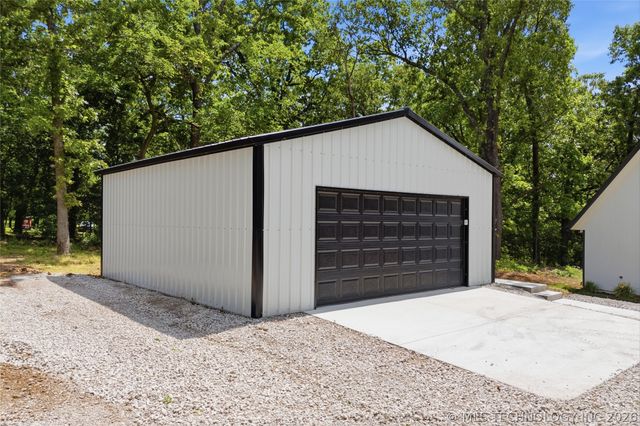 17752 E 450 Road, Claremore, OK 74017