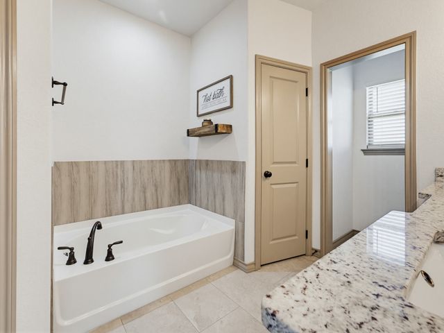 121 WALNUT, Paradise, TX 76073