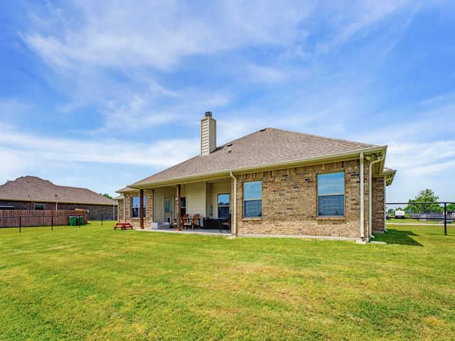 121 WALNUT, Paradise, TX 76073