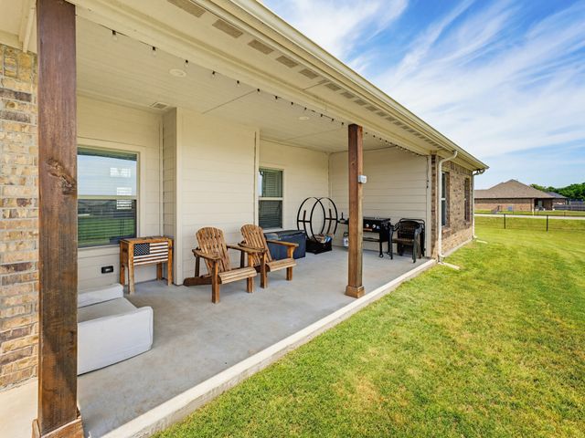 121 WALNUT, Paradise, TX 76073