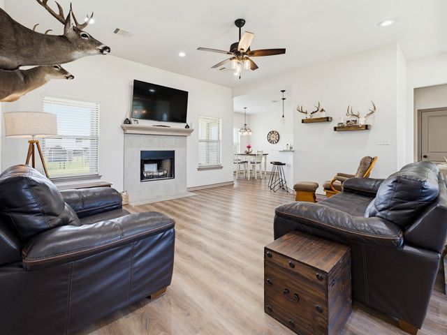 121 WALNUT, Paradise, TX 76073