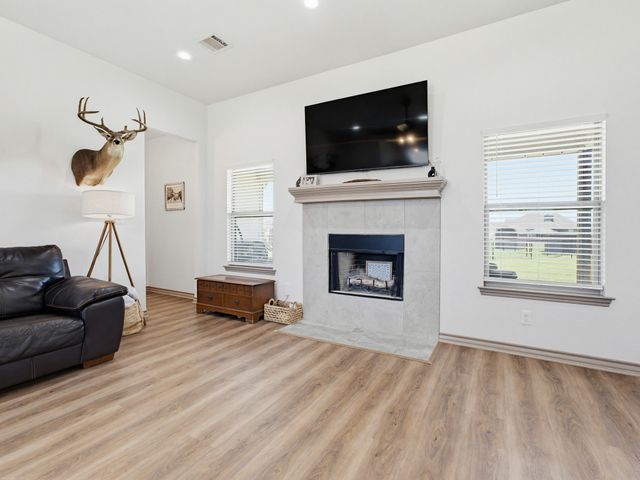 121 WALNUT, Paradise, TX 76073