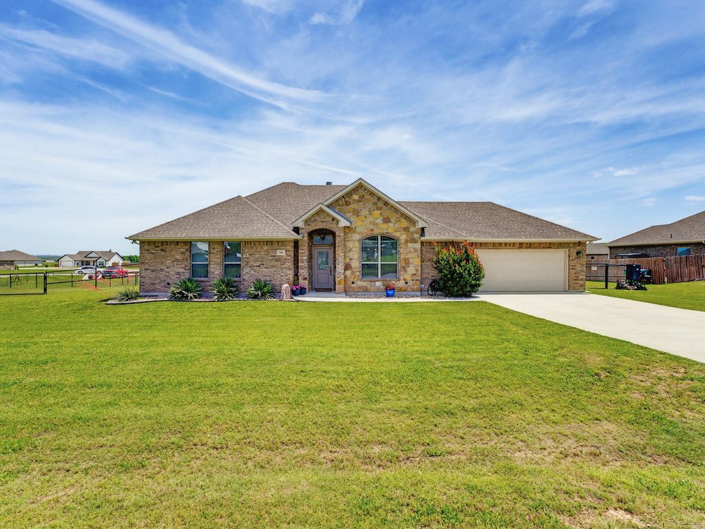 121 WALNUT, Paradise, TX 76073