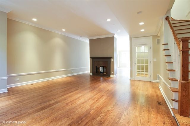 2426 N Burling Street, Chicago, IL 60614