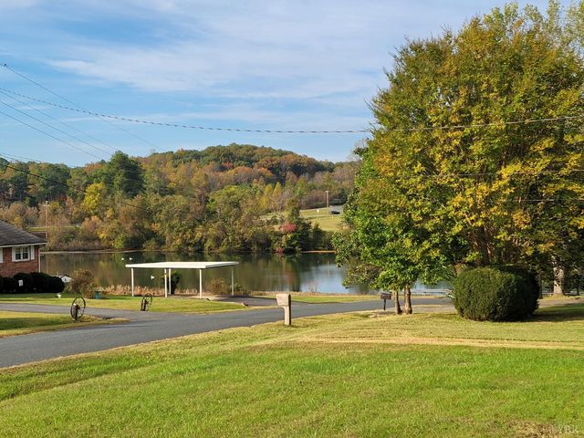 78 Lakeside Drive, Lynchburg, VA 24504