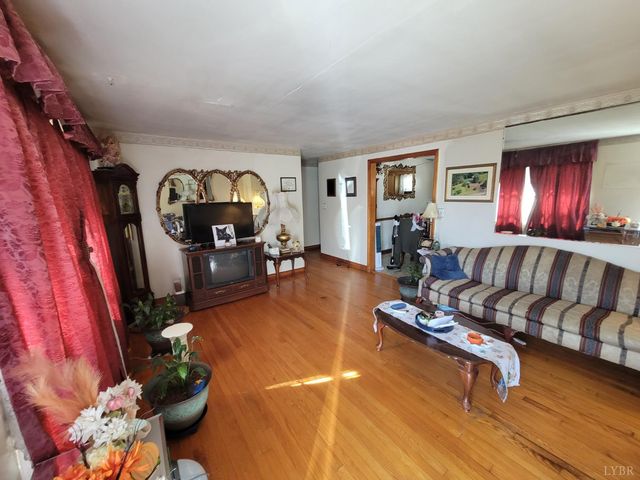 78 Lakeside Drive, Lynchburg, VA 24504