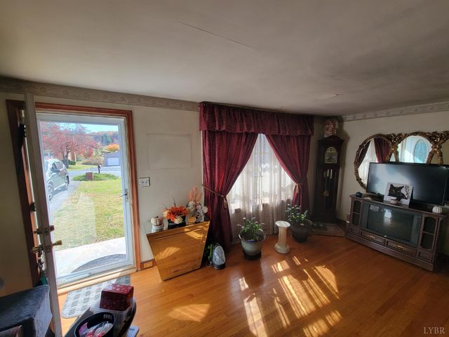 78 Lakeside Drive, Lynchburg, VA 24504