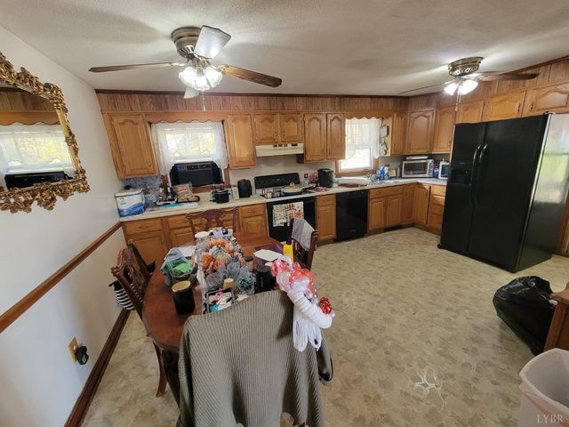 78 Lakeside Drive, Lynchburg, VA 24504