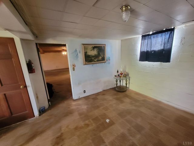 78 Lakeside Drive, Lynchburg, VA 24504