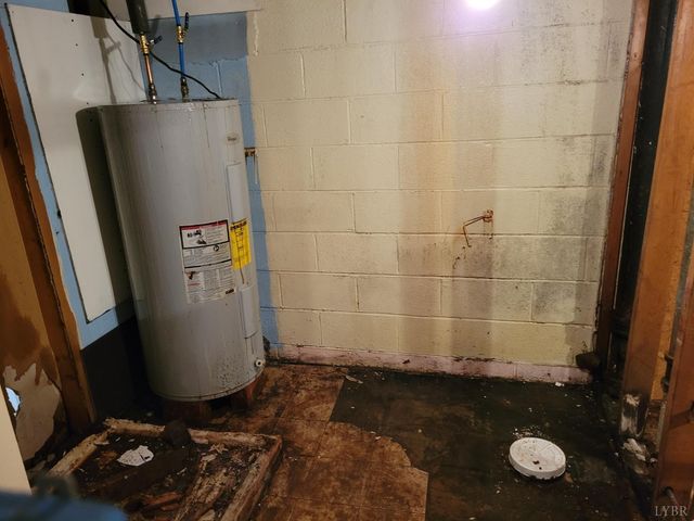 78 Lakeside Drive, Lynchburg, VA 24504