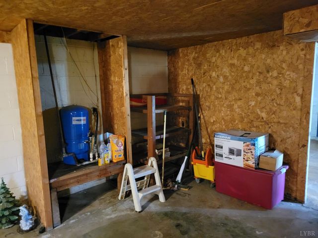 78 Lakeside Drive, Lynchburg, VA 24504