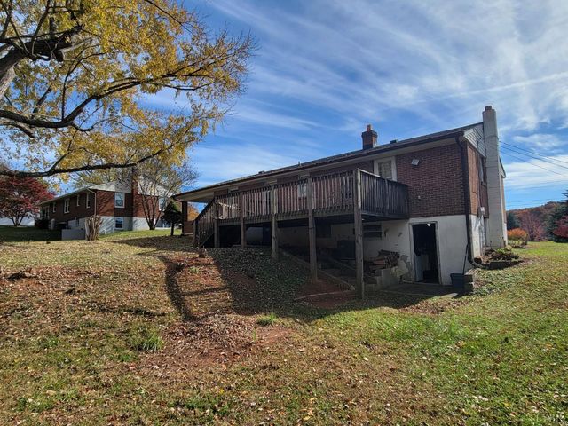 78 Lakeside Drive, Lynchburg, VA 24504