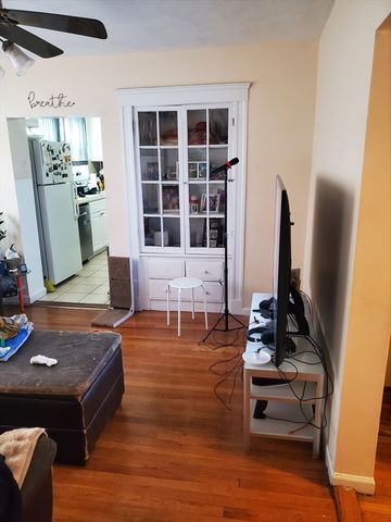 2-4 Derby St, Somerville, MA 02145