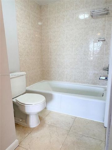 18900 NE 14th Ave D302, Miami, FL 33179