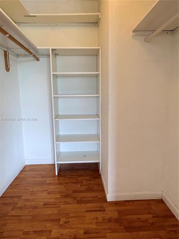 18900 NE 14th Ave D302, Miami, FL 33179