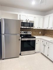 18900 NE 14th Ave D302, Miami, FL 33179