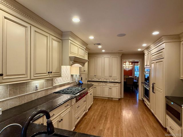 118 4th Street, Garden City, NY 11530