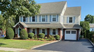 118 4th Street, Garden City, NY 11530