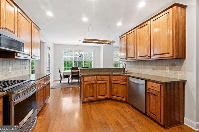 12 N Alexander Creek Road, Newnan, GA 30263