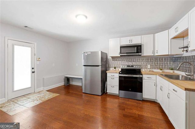 12 N Alexander Creek Road, Newnan, GA 30263
