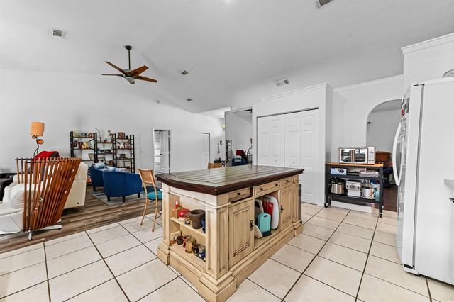 1014 SW Canary Terrace, Port St. Lucie, FL 34953