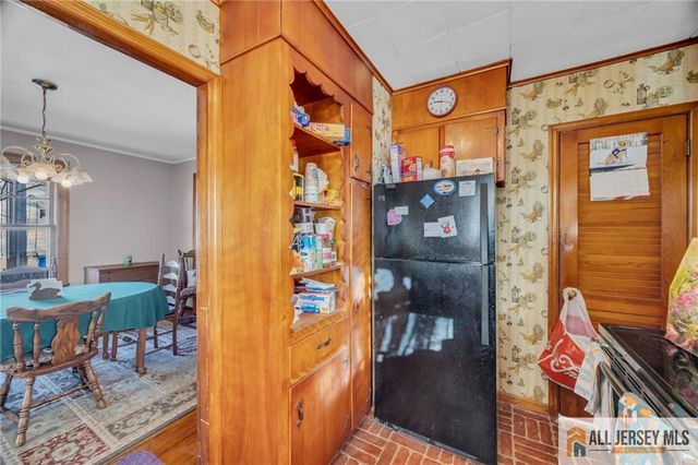 36 Lincoln Avenue, Metuchen, NJ 08840