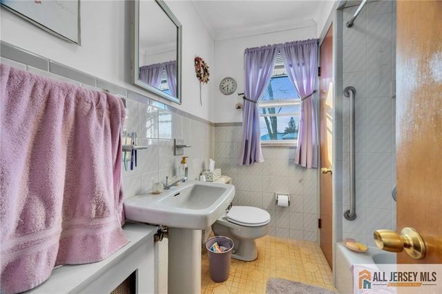 36 Lincoln Avenue, Metuchen, NJ 08840