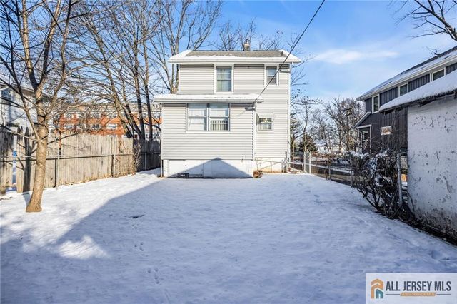 36 Lincoln Avenue, Metuchen, NJ 08840