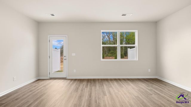 214 Kenmore Circle, Perry, GA 31069