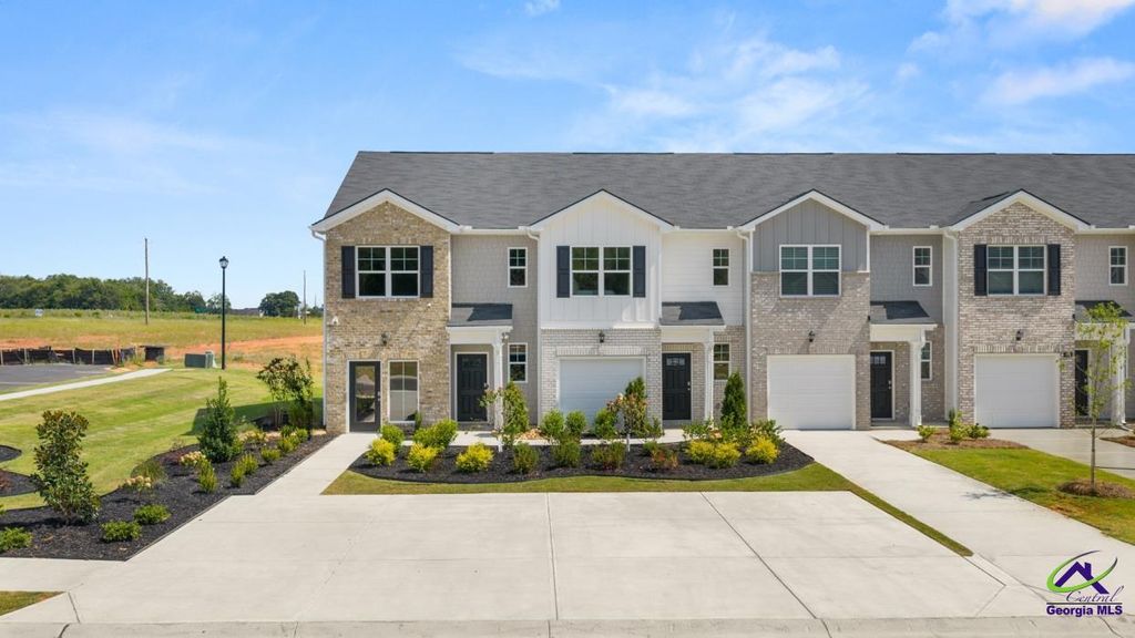 214 Kenmore Circle, Perry, GA 31069