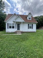 511 Indian Ave, Oak Grove, KY 42262