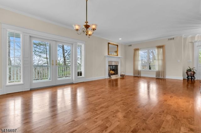 72 Gillette Road, Long Hill Twp., NJ 07933