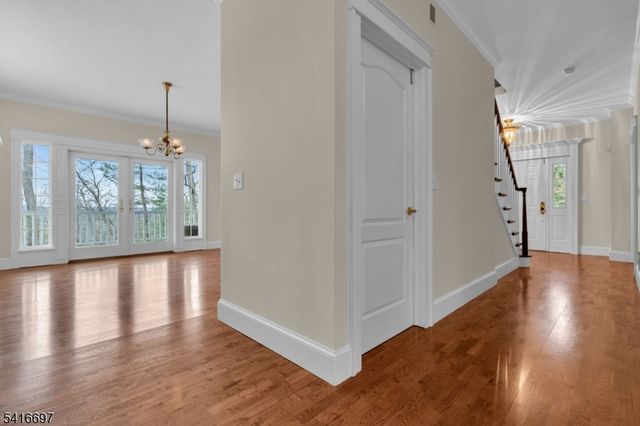 72 Gillette Road, Long Hill Twp., NJ 07933