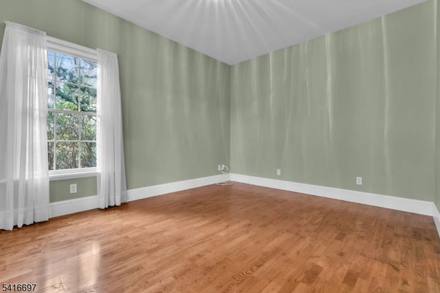 72 Gillette Road, Long Hill Twp., NJ 07933