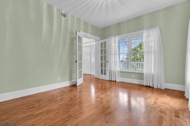 72 Gillette Road, Long Hill Twp., NJ 07933