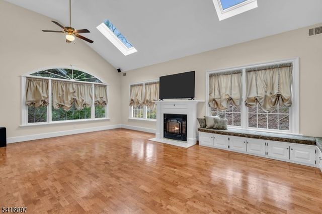 72 Gillette Road, Long Hill Twp., NJ 07933