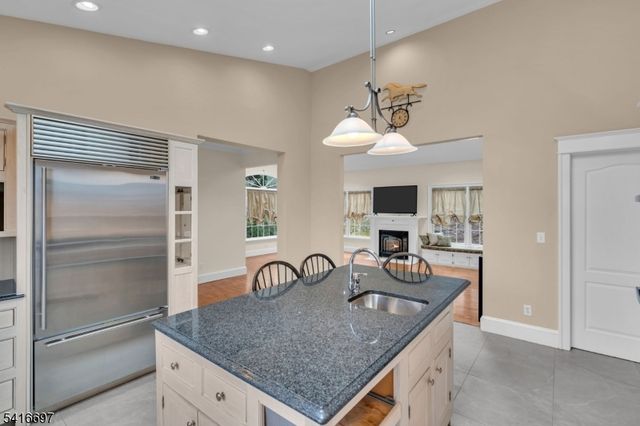 72 Gillette Road, Long Hill Twp., NJ 07933