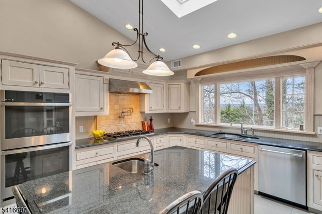 72 Gillette Road, Long Hill Twp., NJ 07933