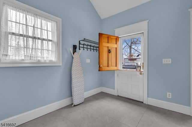 72 Gillette Road, Long Hill Twp., NJ 07933